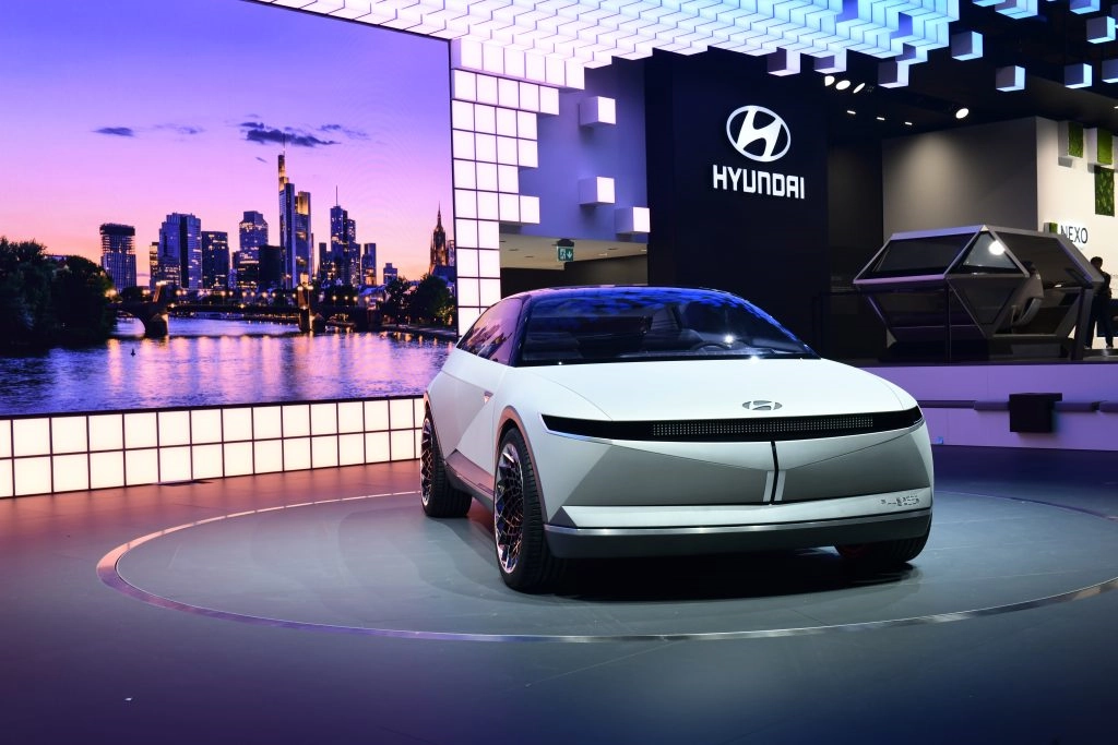 Hyundai na Frankfurt International Motor Showu Frankfurt International Motor Show jedan je od najznačajnijih sajmova mobilnosti, transporta i logistike. Ove je godine Hyundai još jednom istaknuo svoju progresivnost i snagu inovativnosti.