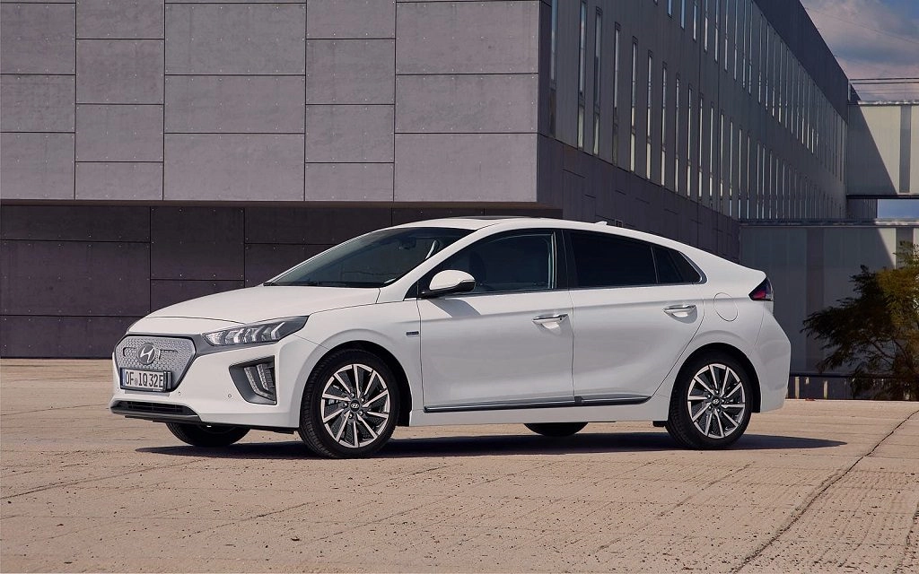 Novi Hyundai IONIQ nudi niz novih poboljšanja Od lansiranja 2016. godine, IONIQ je bio prvi svjetski automobil koji je ponudio tri elektrificirana pogona – hibridni, plug-in hibridni i puni električni.