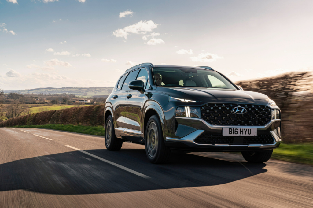 Hyundai opet dominira, ovaj put na Autocar Awards-u za 2022. godinu gdje je odnio 3 nagrade Hyundai Motor Company osvojila je ne jedno niti dva, nego čak tri priznanja na dodjeli nagrada Autocar 2022. Suci najstarijeg svjetskog automobilističkog časopisa proglasili su SangYup Leeja, izvršnog potpredsjednika i voditelja Hyundai Global Design Centra, svojim dizajnerskim herojem godine. Također su i prepoznali kvalitetu automobila te proglasili Hyundai i20 N kao najpovoljniji britanski automobil za vozače, a Hyundai Santa Fe najboljim velikim automobilom.