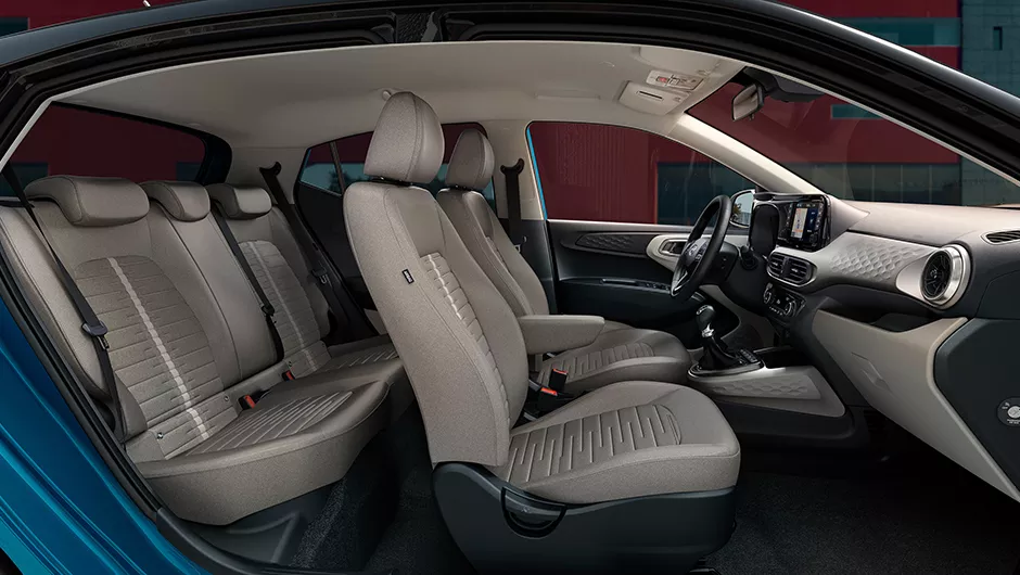 Dezinfekcija vozila u 30 minuta Naši specijalni uređaji u potpunosti uklanjaju viruse i bakterije iz vašeg vozila i napdaju ih tamo gdje su najopasniji – u klimatskom uređaju vašeg vozila.