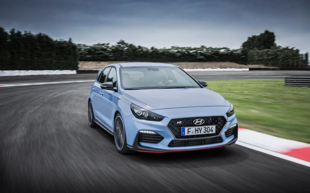 Hyundai i30 N i i30 Fastback N osvojili nagrade Hyundaijevi modeli automobila visokih performansi odnijeli su nagrade prestižnih njemačkih automobilskih časopisa. i30 Fastback N dobio je titulu „Auto Bild Sports Car of the Year“, samo nekoliko dana nakon što je i30 N osvojio nagradu „Sport Auto“ časopisa „Sport Auto“. i30 N ujedno je dobitnik nagrade „Auto Bild Sports Car of the Year“ za 2018. godinu.