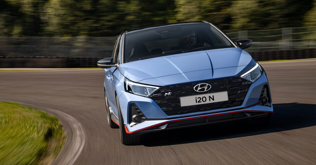 Hyundai Motor osvojio najveća priznanja na Top Gear dodjeli nagrada Na ovogodišnjoj dodjeli Top Gear nagrada, Hyundai Motor je odnio titulu „Proizvođača godine“, a model i20 N je proglašen „Automobilom godine“. Stručni žiri koji se sastojao od uredničkog tima Top Gear-a zajedno s Chrisom Harrisom i The STIG-om dodijelio je ovu prestižnu titulu modelu i20 N nakon niza zahtjevnih testova među konkurencijom automobila s visokim performansama.