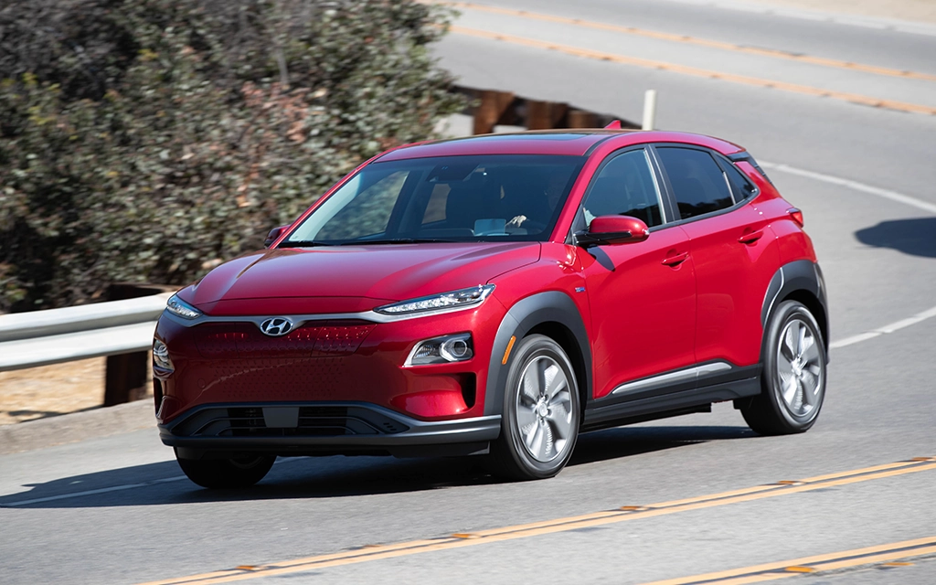 KONA Electric je proglašena najboljim EV u 2019. godini Proširili smo popis prestižnih nagrada koje smo osvojili, uključujući i sjevernoameričku nagradu za Utility Vehicle godine.