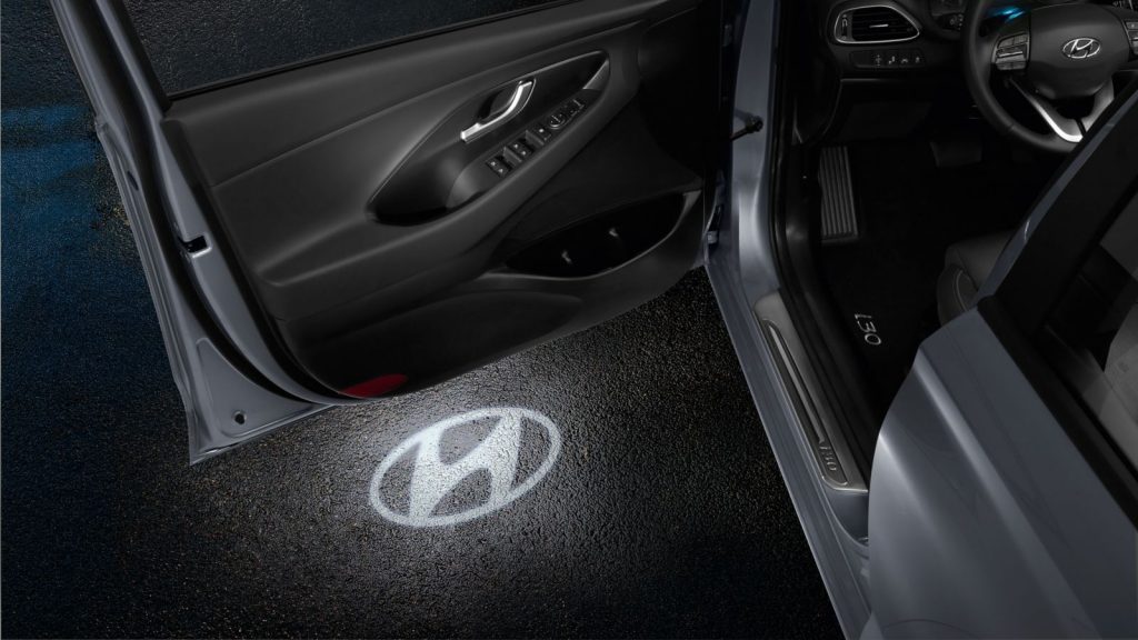 LED projektori za vrata, Hyundai logo.