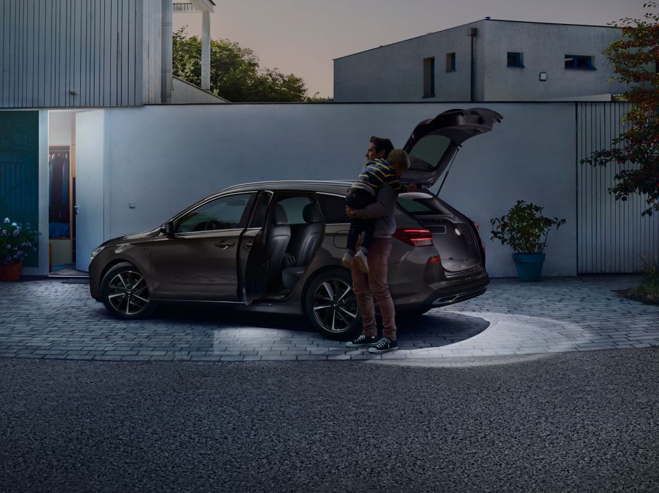 LED svjetla prtljažnika i vrata prtljažnika.