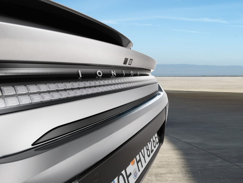 Rubovi vrata prtljažnika.