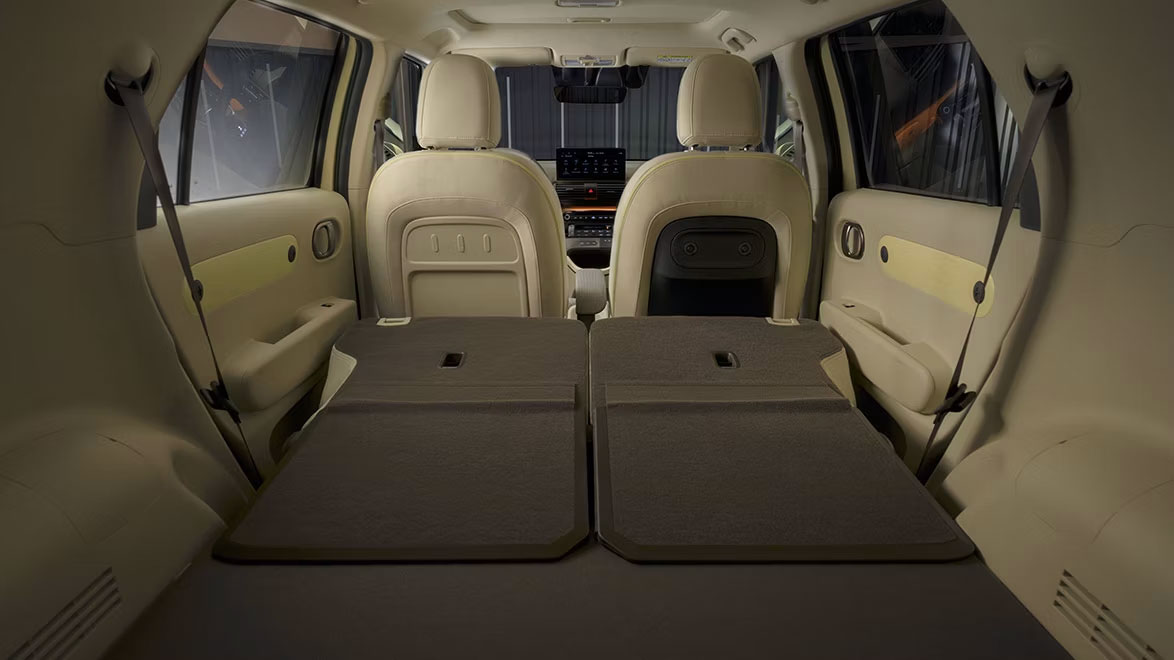 Praktičan električni gradski automobil. 0