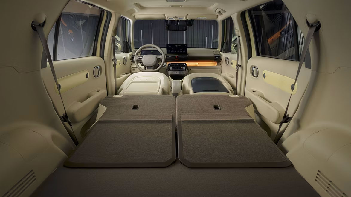 Praktičan električni gradski automobil. 1