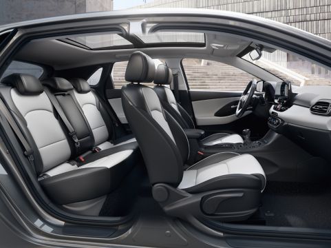 Velikodušni izbor presvlaka sjedala.