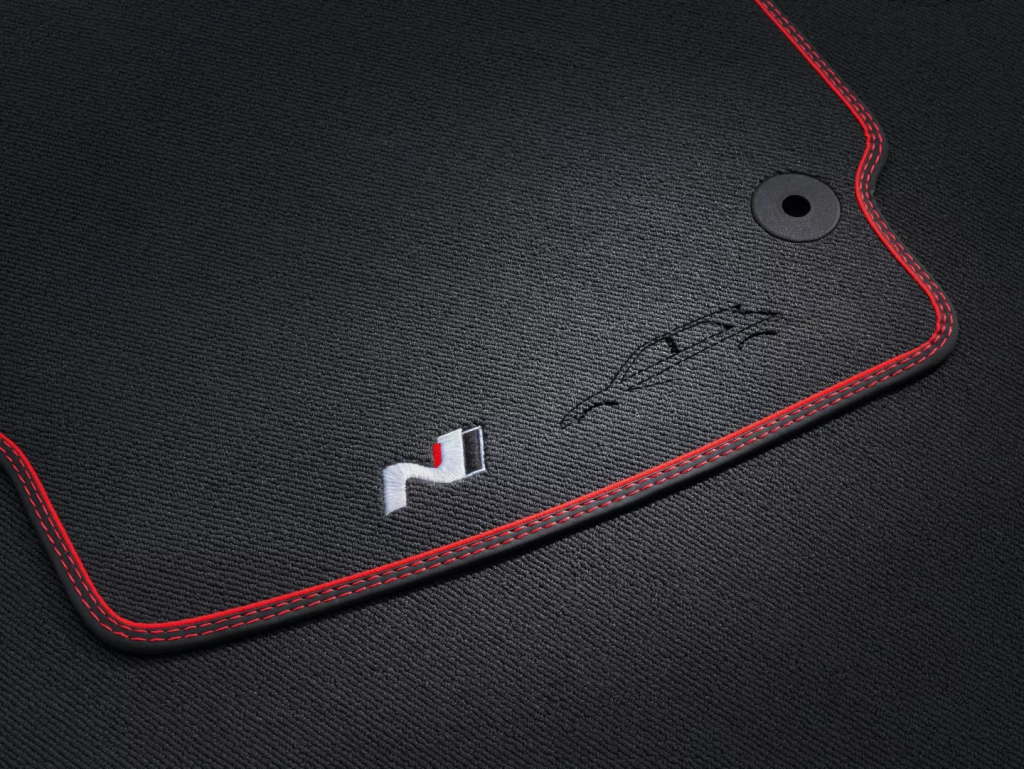 Podne prostirke od velura (ECONYL®)